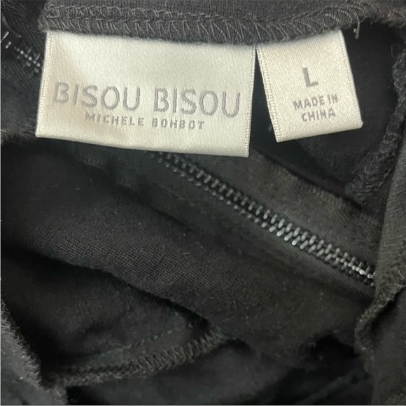 BISOU BISOU by Michele Bohbot black leggings w/
faux leather details. Large - Picture 8 of 15